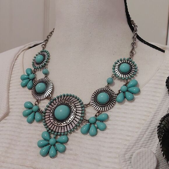 Bohemian Southwestern Inspired Faux Turquoise and Silver Tone Statement Necklace - Picture 3 of 5